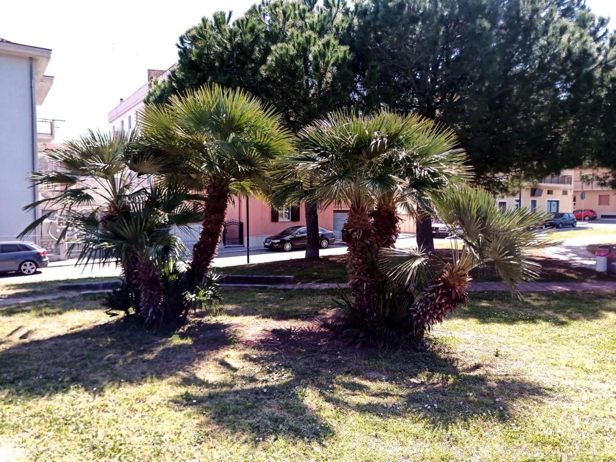 Casa Vacanze Tre Stelle Termoli Bagian luar foto
