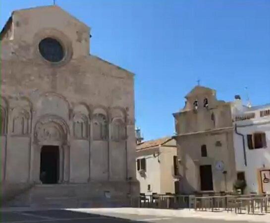 Casa Vacanze Tre Stelle Termoli Bagian luar foto
